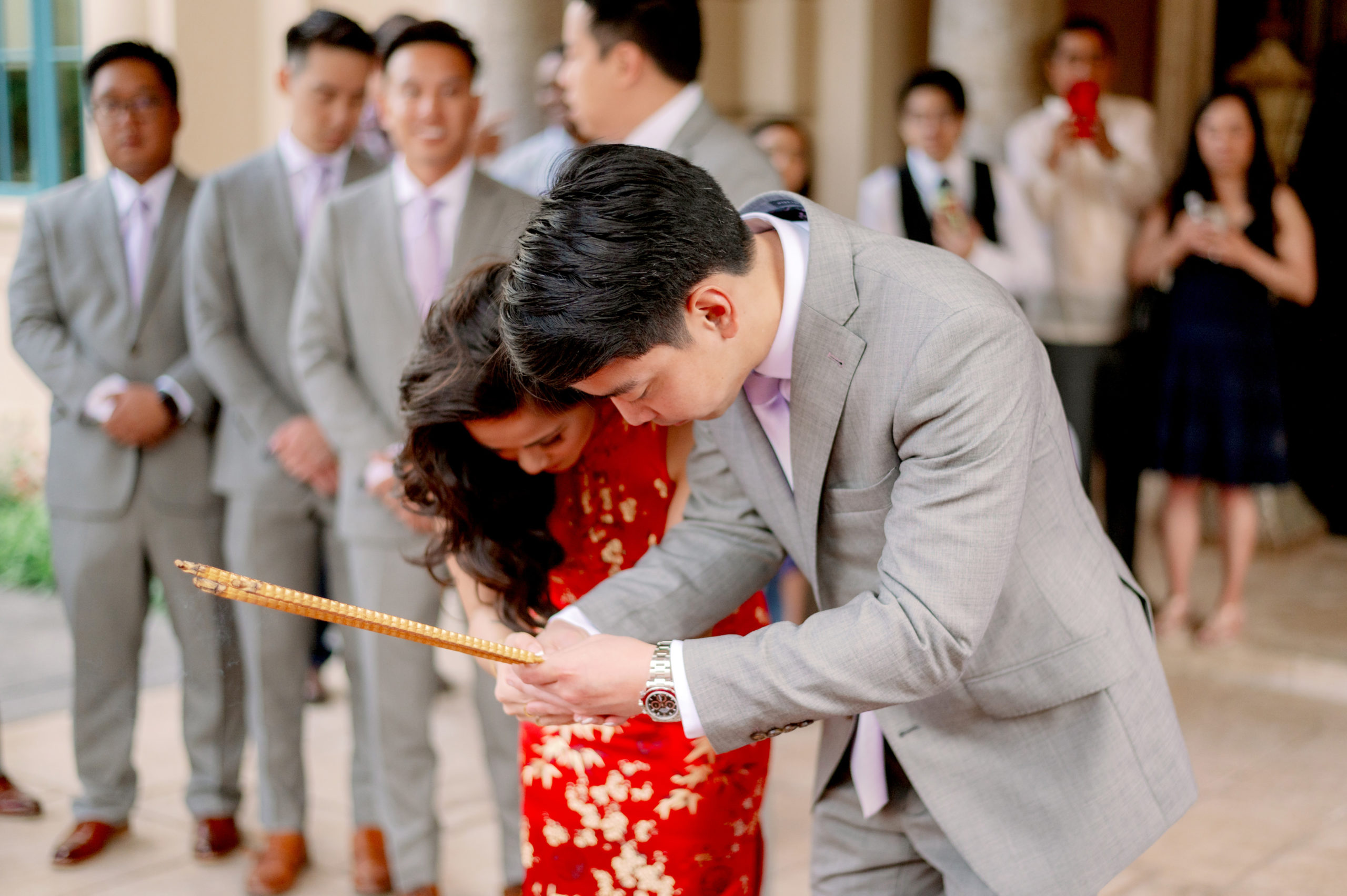 A couple is doing a traditional chinese wedding. Luxury wedding photography image by Jenny Fu Studio