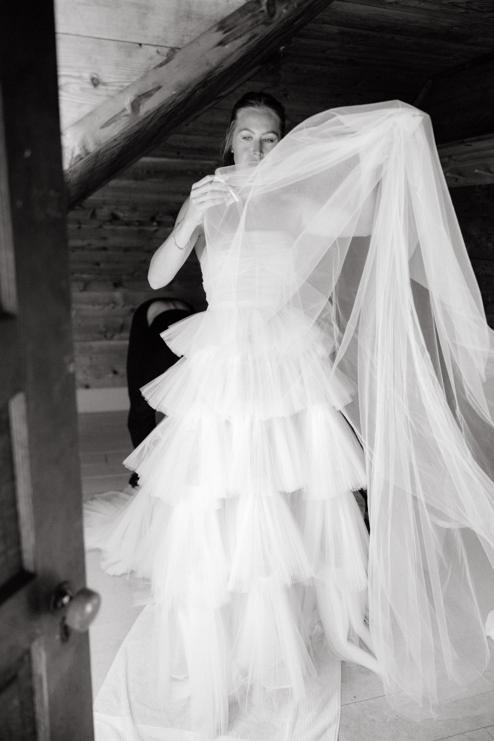 Editorial image of the bride wearing an Oscar De la Renta wedding dress. Image by Jenny Fu Studio