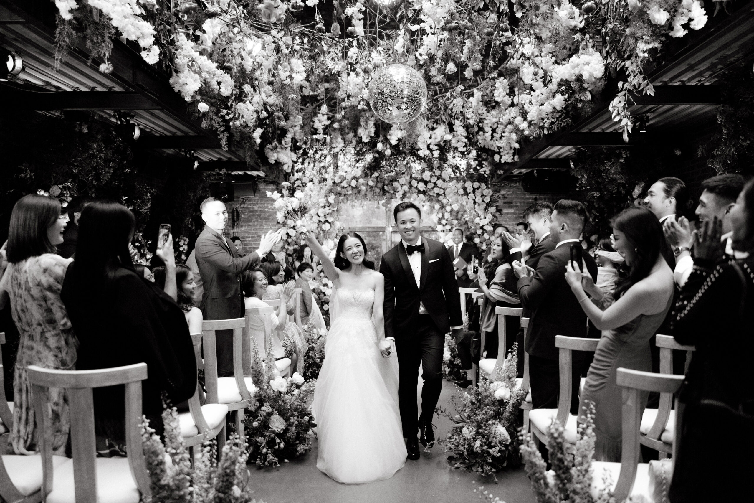 Editorial black and white wedding ceremony image by Jenny Fu Studio