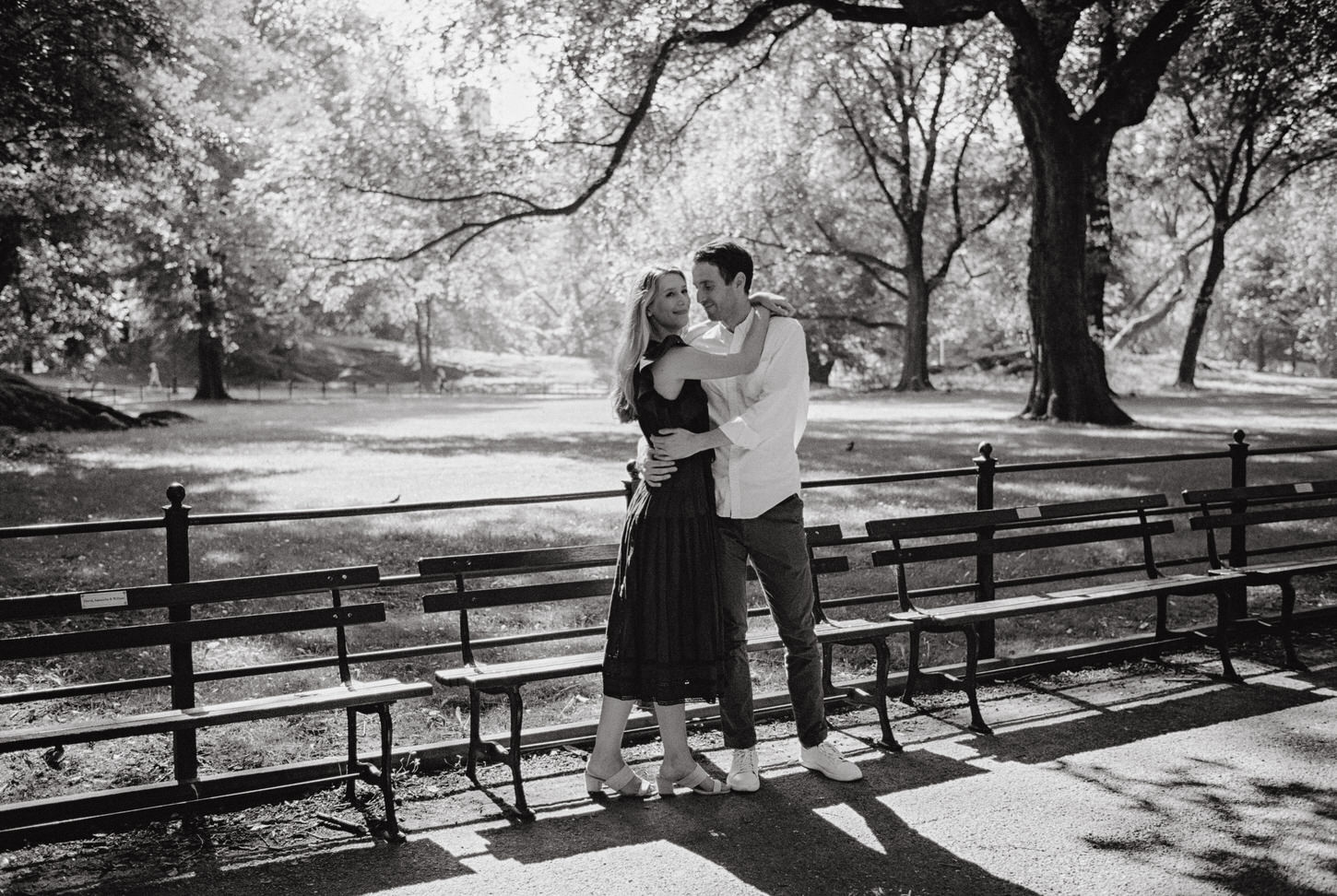 Black and white artistic engagement photo in Central Park, NYC, captured by Jenny Fu Studio