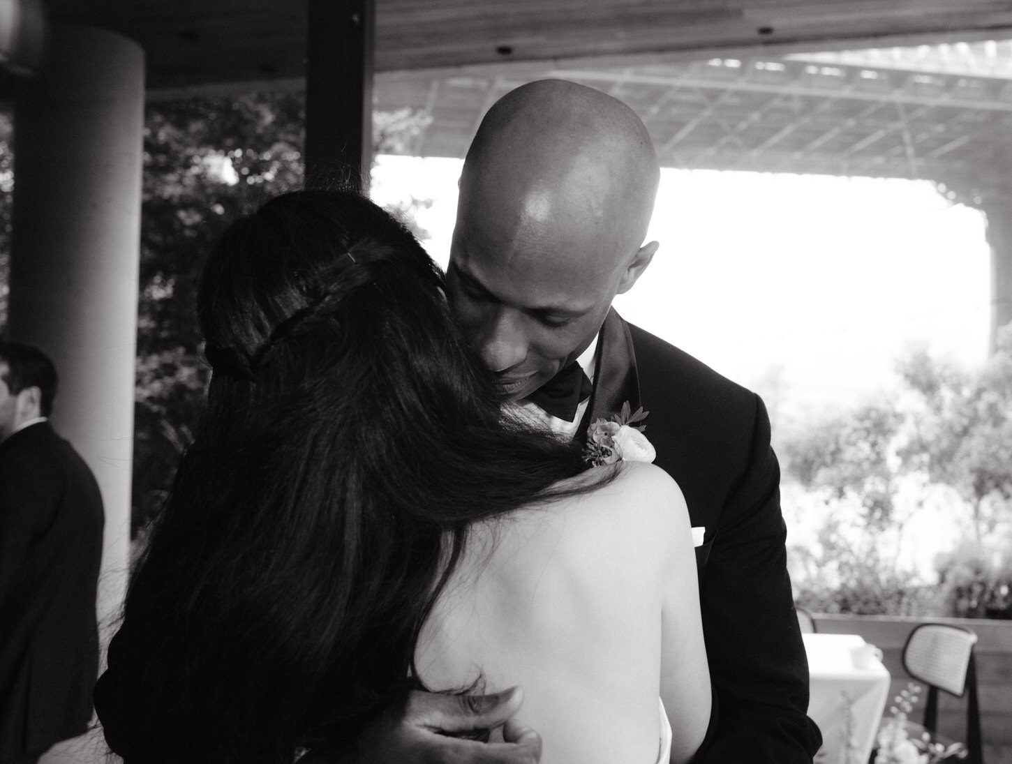Black and white, emotional wedding moments of the bride and groom in Brooklyn, NYC, captured by Jenny Fu Studio.